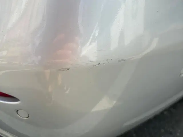 벤츠 E200 뒤 범퍼 부분도색 작업